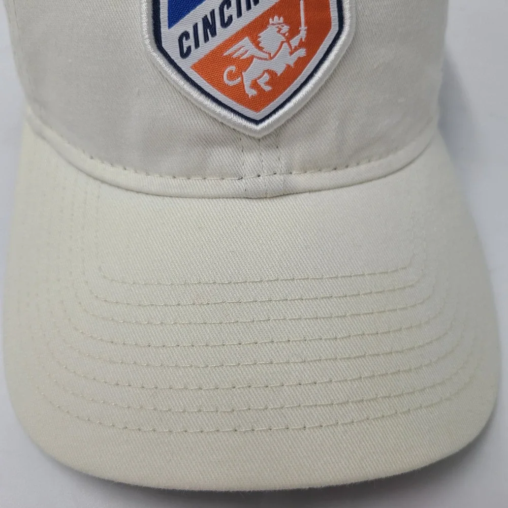 Women FC Cincinnati Hat Strapback New Era 9Twenty Cream‎ MLS Soccer Club Logo